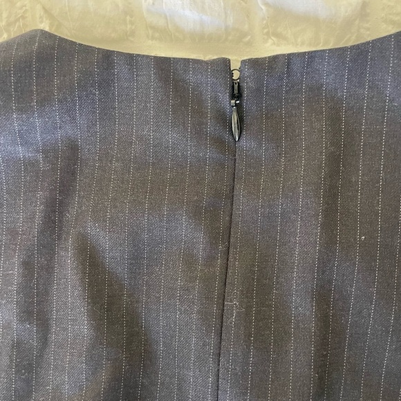 Alexander McQueen pinstripe structured midi dress - Picture 12 of 16